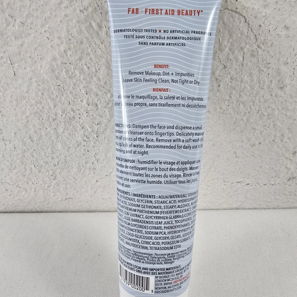 New First Aid Beauty Pure Skin Face Cleanser